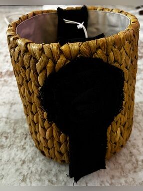 Pamela Munson Petite Isla Bahia Basket Fleur Bag NWT Black Floral Straw Bucket